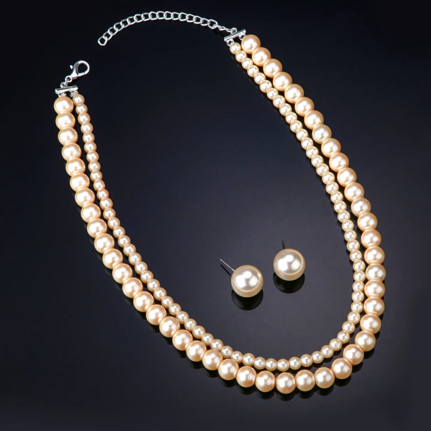 Shell pearls set