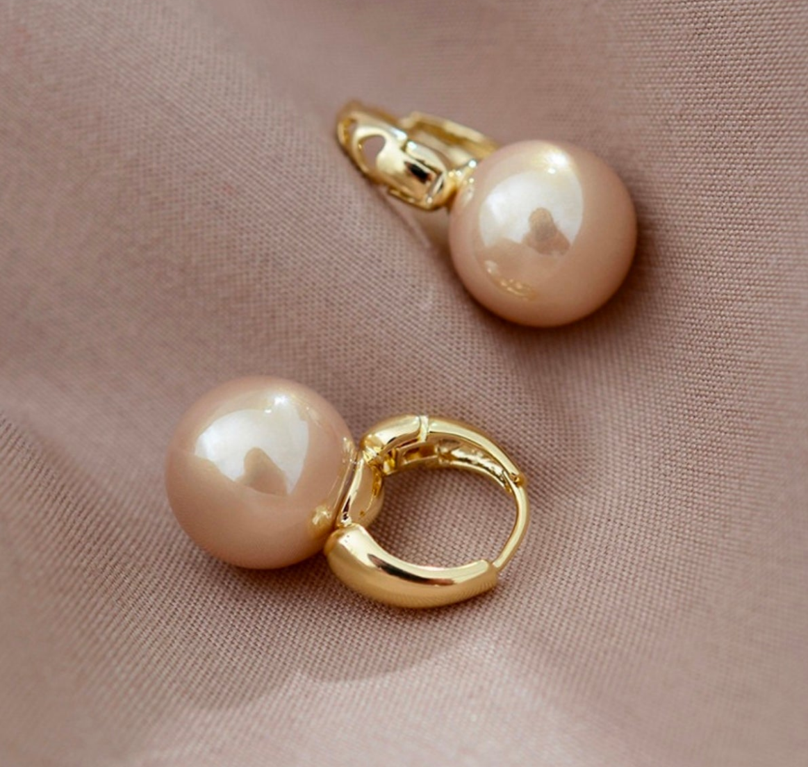 Pearls stud