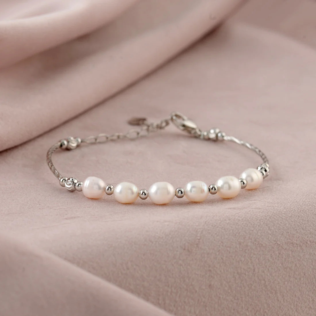Pearls bracelet