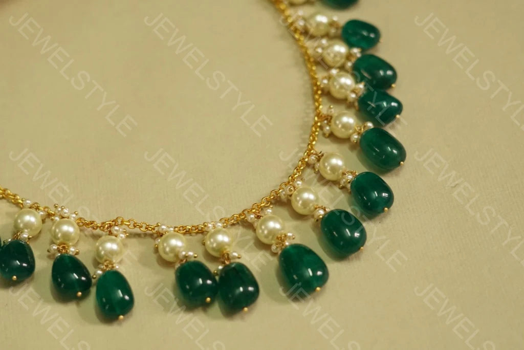 Pearls emerald necklace