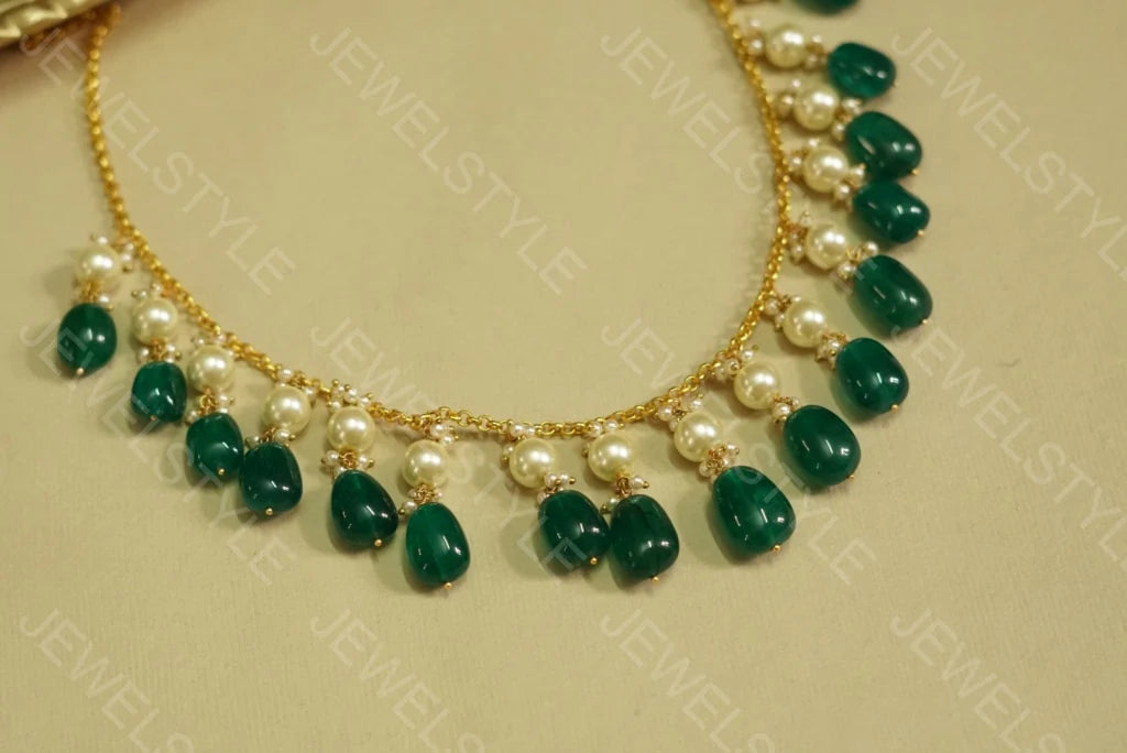 Pearls emerald necklace