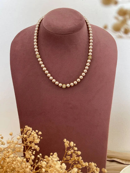 Shell pearls necklace