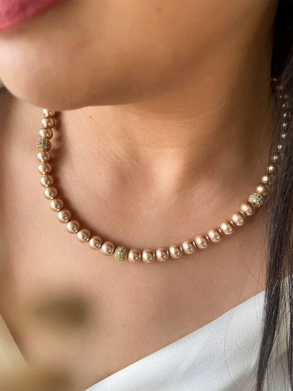 Shell pearls necklace