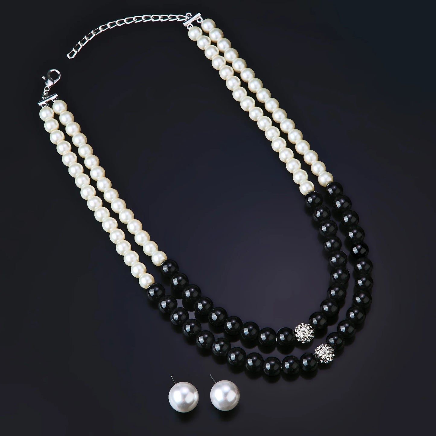Shell pearls set