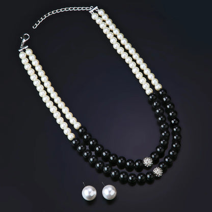 Shell pearls set