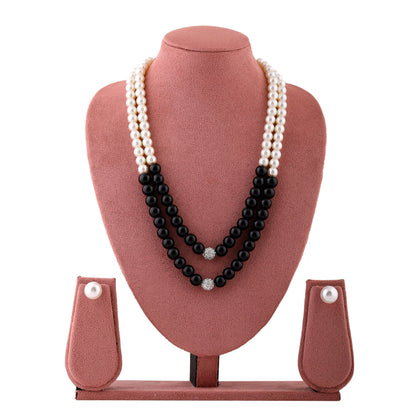 Shell pearls set